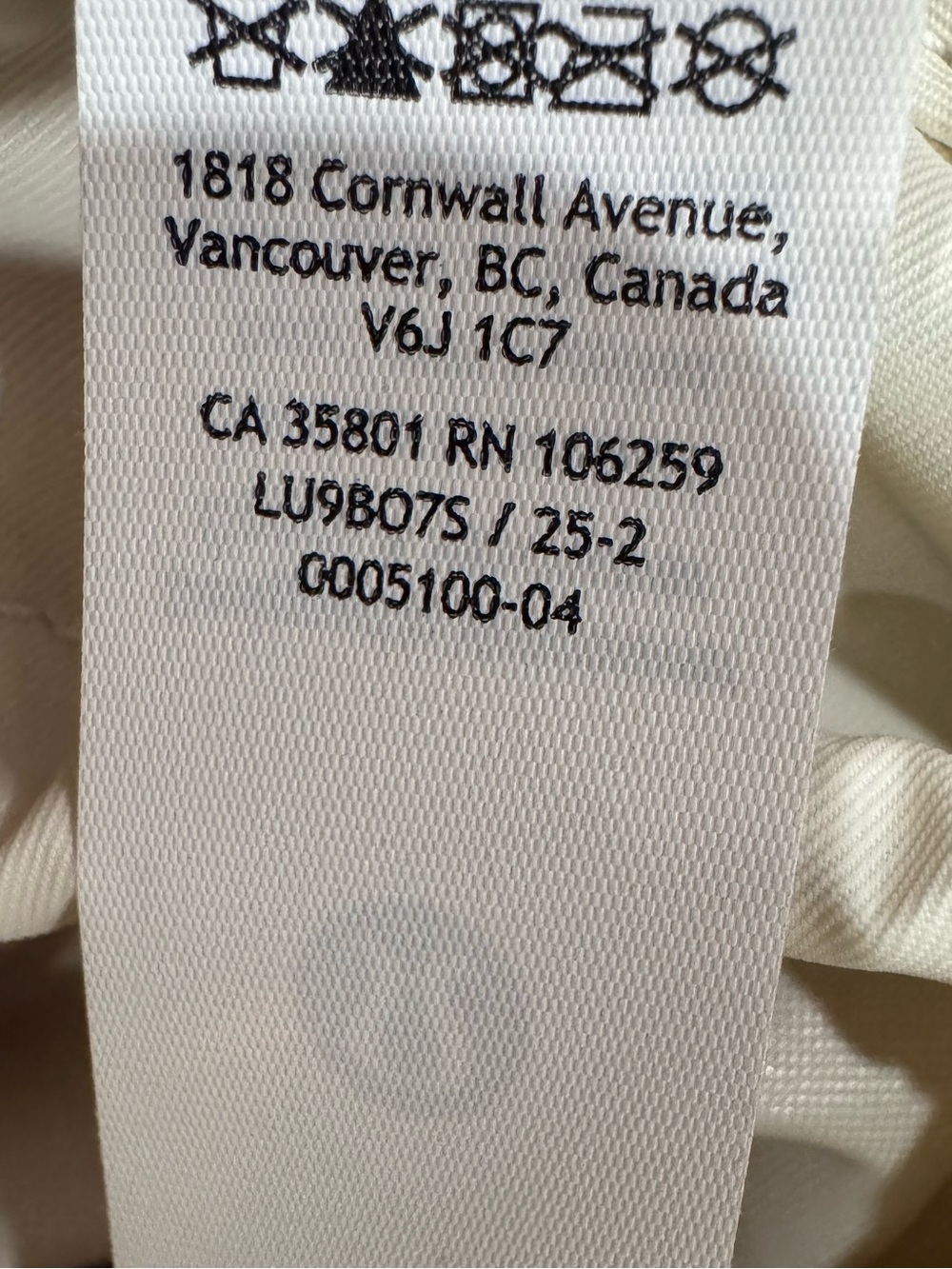 Lululemon Water Bottle Crossbody with Front Pocket 2L in Light Ivory - Picture 9 of 9